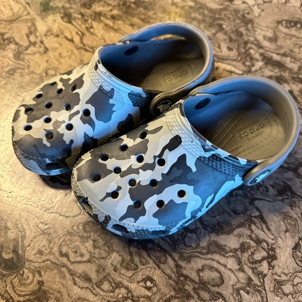 Toddler Crocs- Size 9C- Gray/Black CAMO- USED- Non Smoking Home